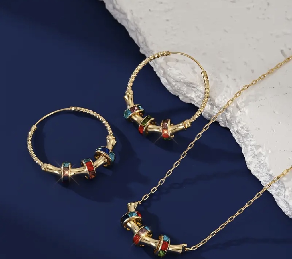Colored stones golden jewelary set
