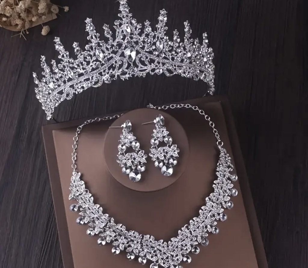Bridal crystal tiara and jewelary set