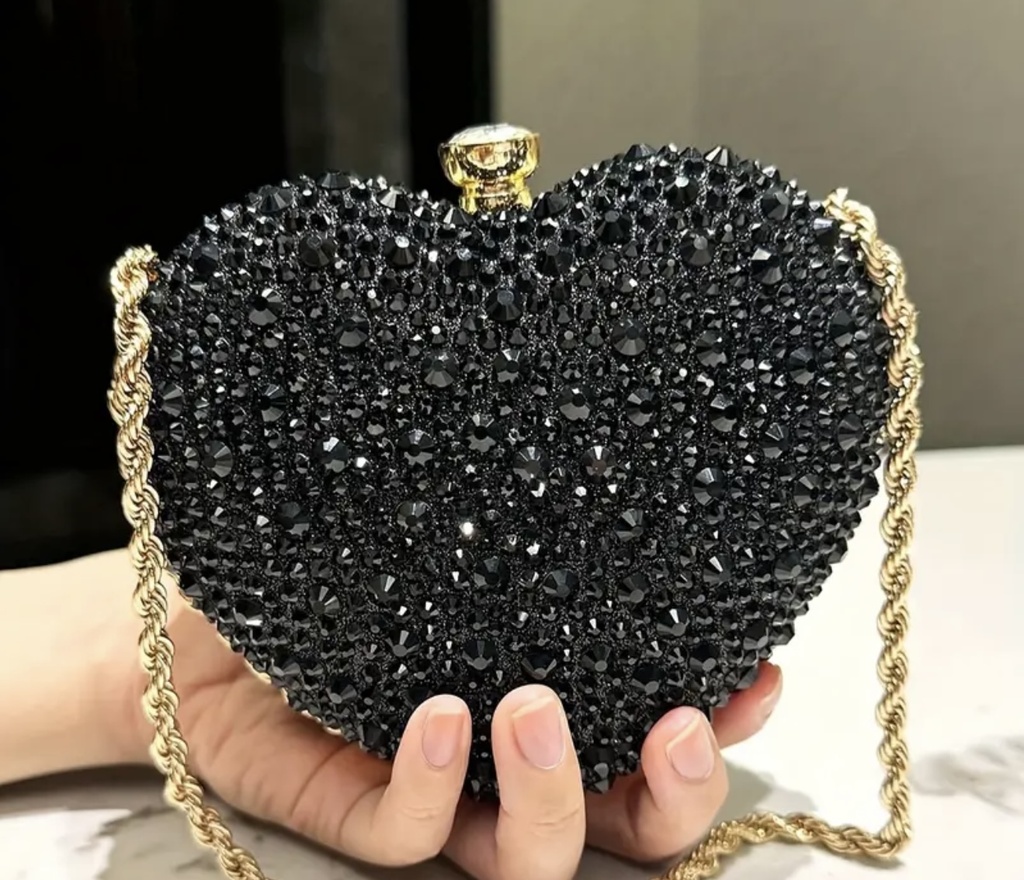 Glamour heart shape chain clutch 