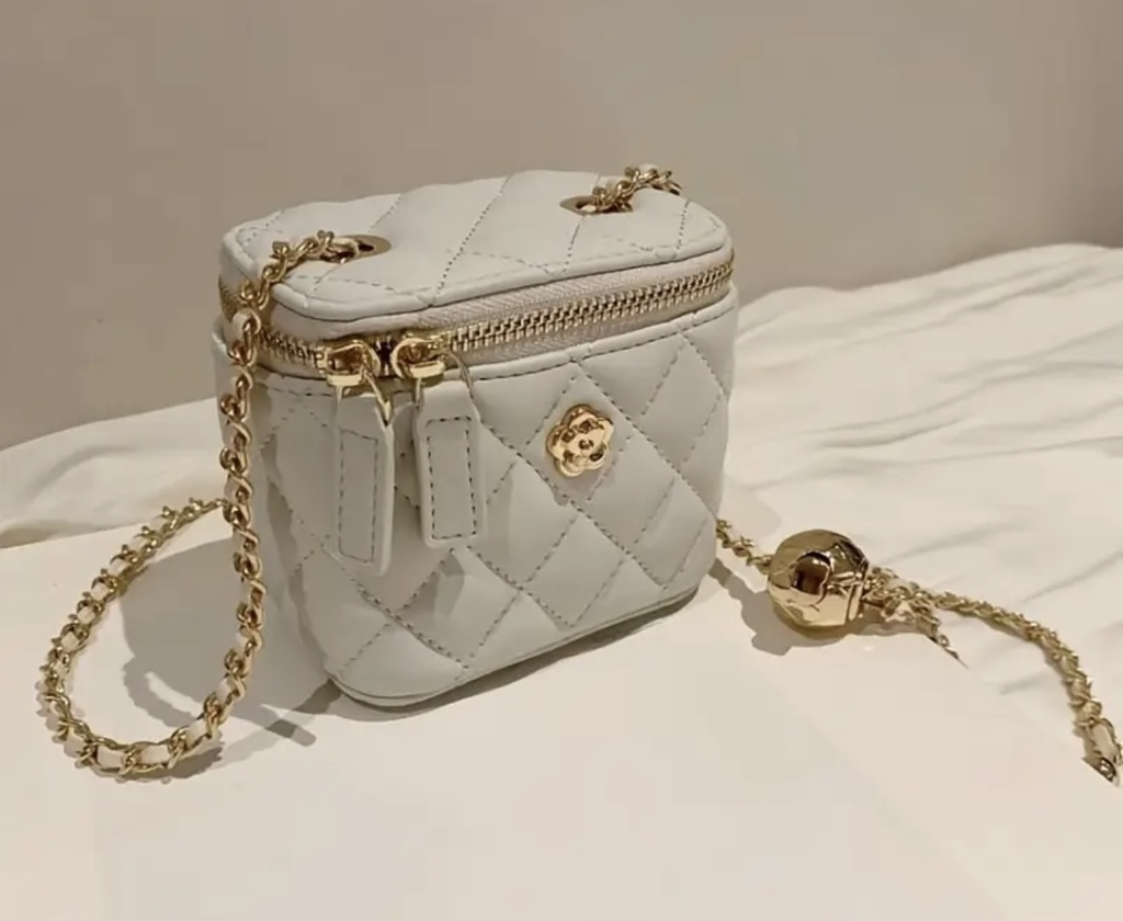 Camellia chain leather bag