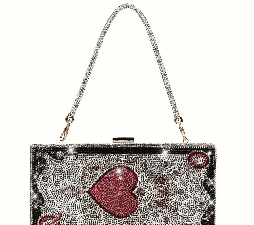 Queen of hearts clutch