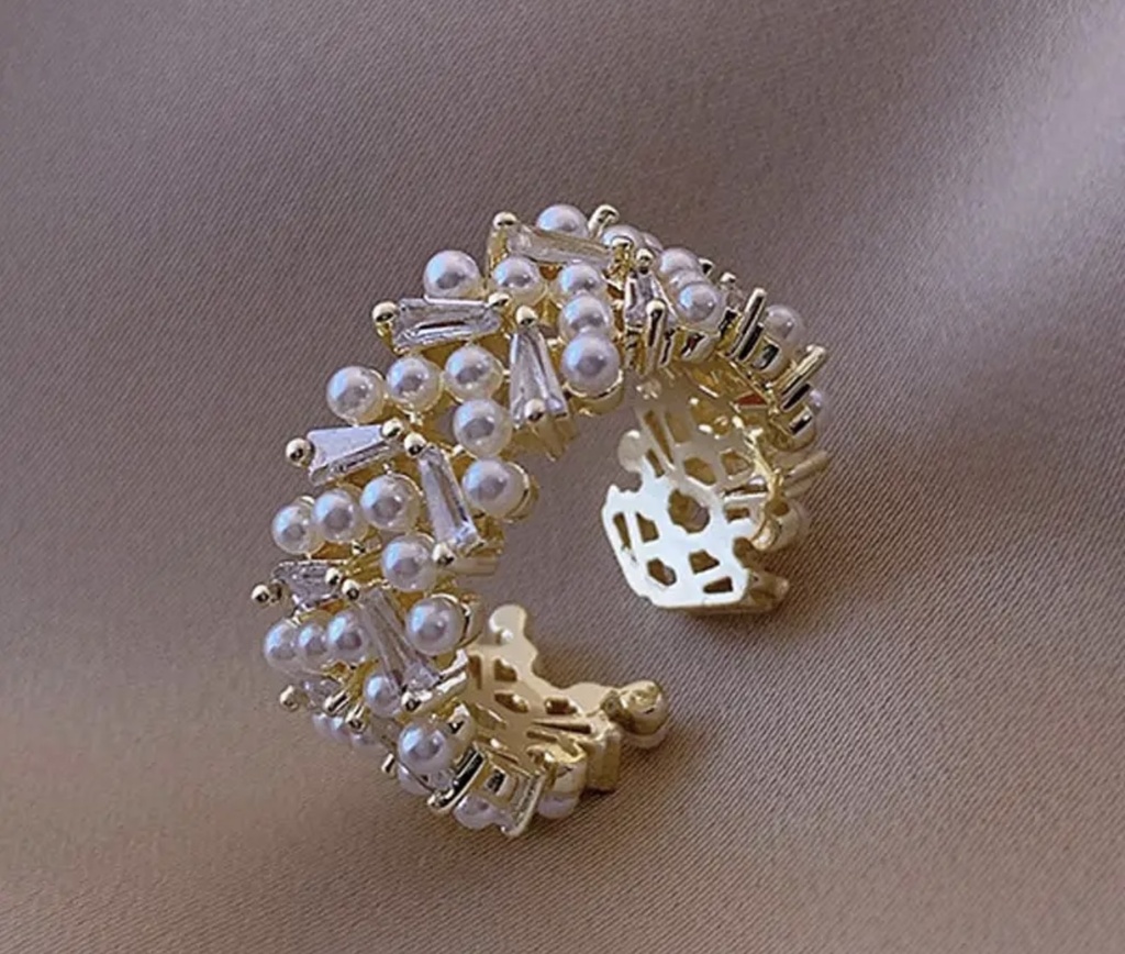 Golden leafs Elegant pearls zircon ring  