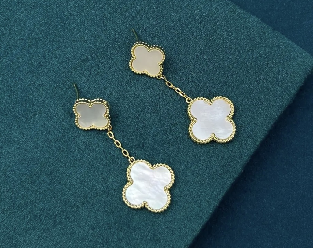 Mother of pearl tassel flower dangle earrings 