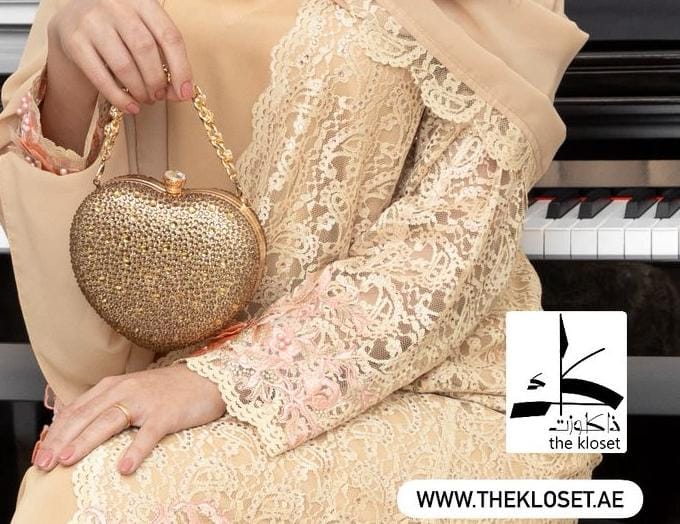 Elegant Heart-Shaped Rhinestone Bag