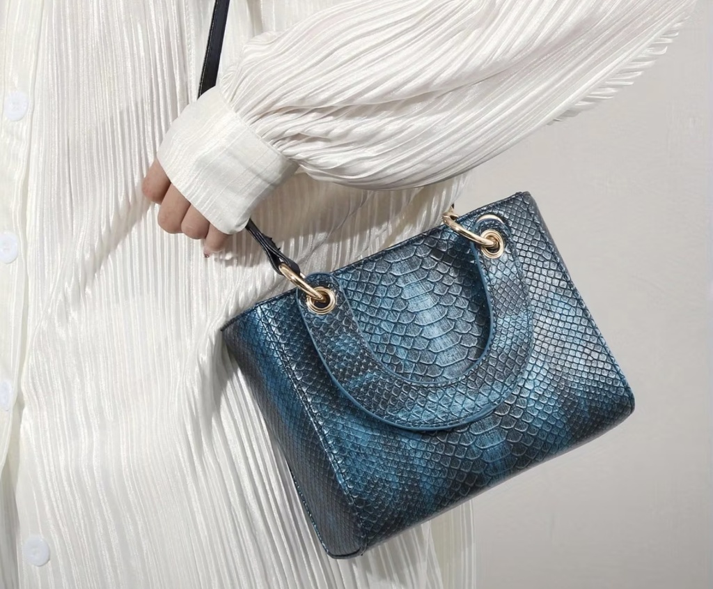 Snake print leather shoulder Bag 