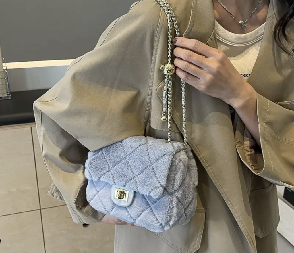 Chic blue velvet handBag   