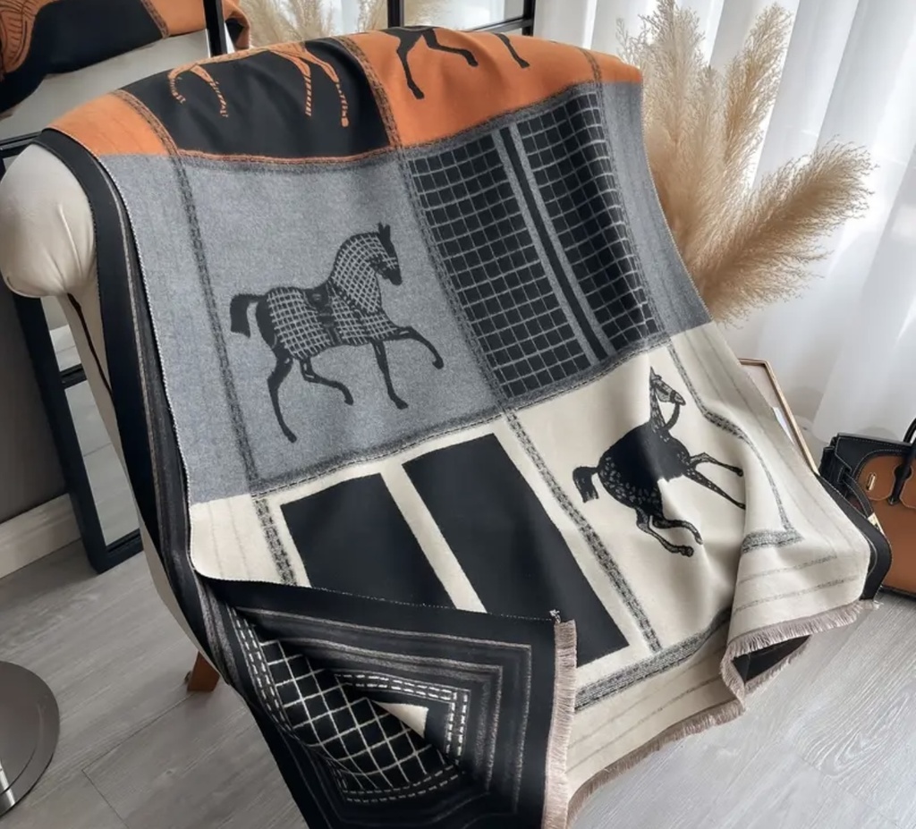 Bohemian horse contrast shawl