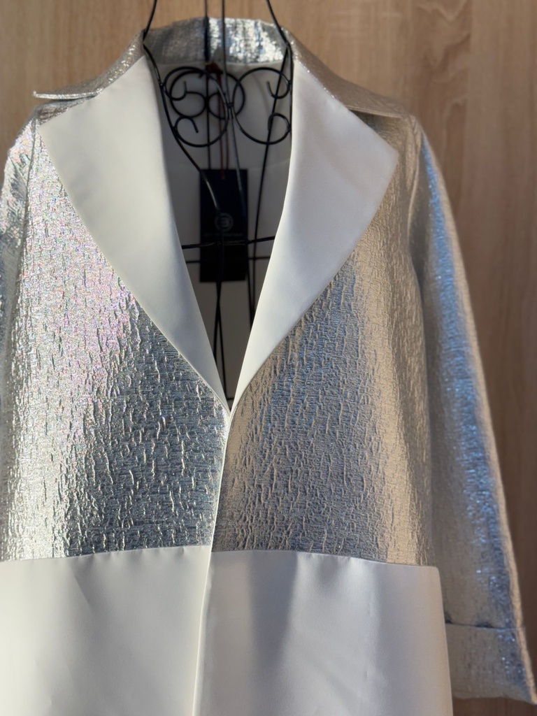 Elegant In Silver And White Abaya