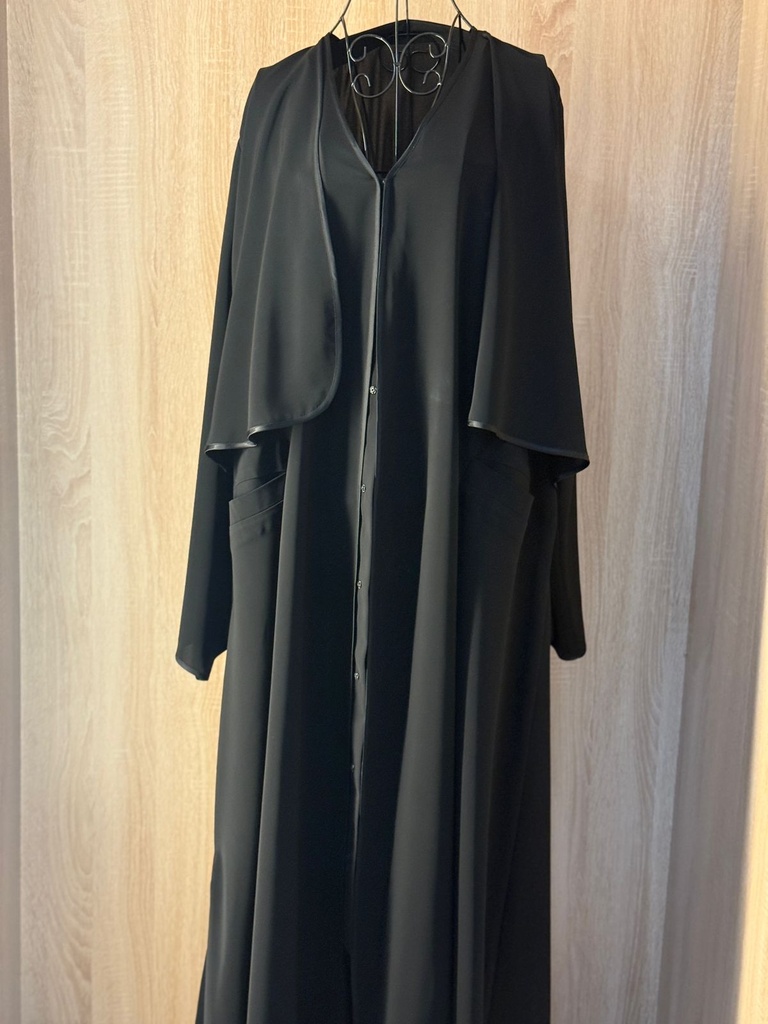 Flowy Black Abaya