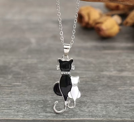[87900604] Black & White Cats Necklace