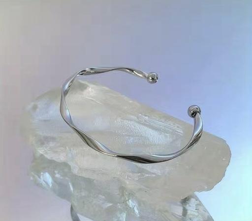 سوار موبيوس تويست