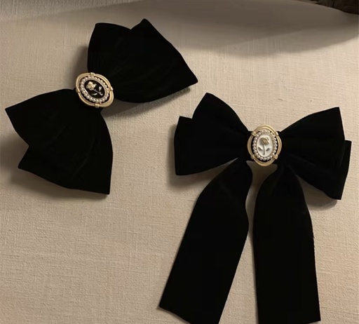 Vintage hair bow clip