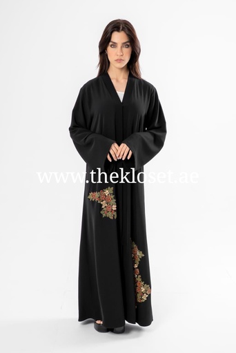 [72331625] عباية سوداء مطرزة بالزهور الحمراء