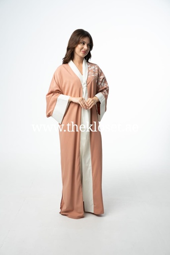 [72331926] عباية مطرزة بالخوخ