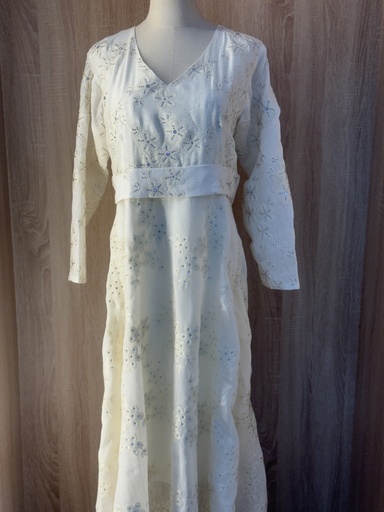 [2841403] White Floral Beaded Linen Dress