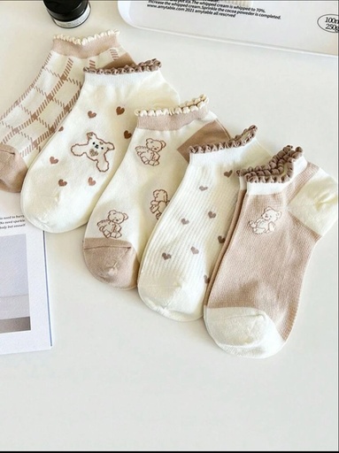 Cream ankle socks with hearts & bear print 