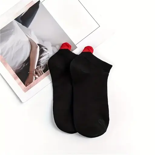 [92636101] جوارب ناعمة بنمط قلب