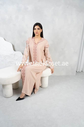 جلابية أنيقة بطبعة زهور على الطراز العربي