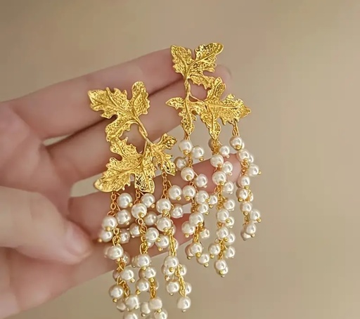 [26989567] Maple leaf pearls Earrings