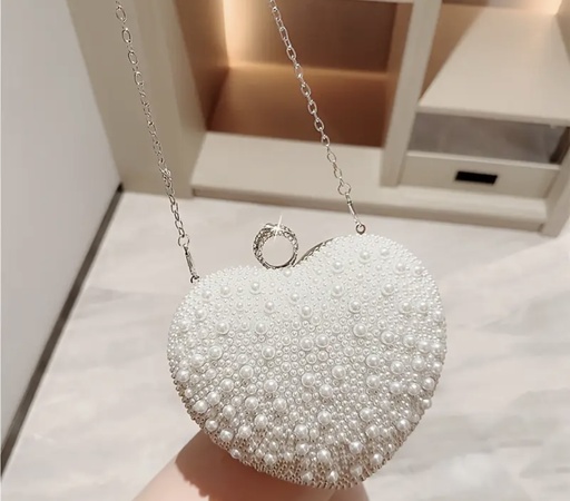 [63129702] Glamour white pearly heart shape chain clutch  