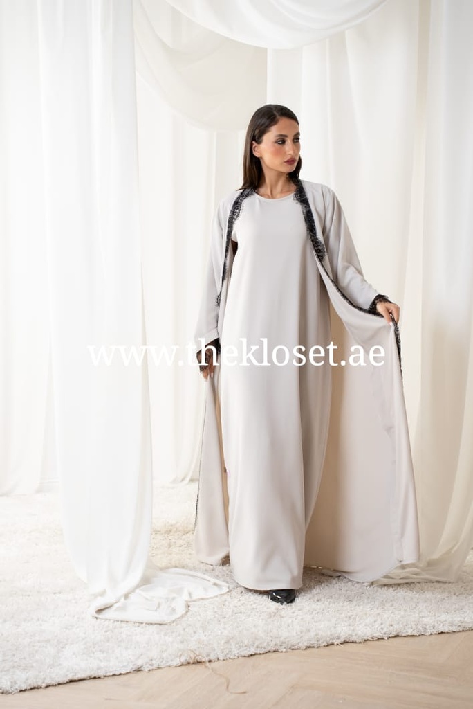 The lady Black lace abaya