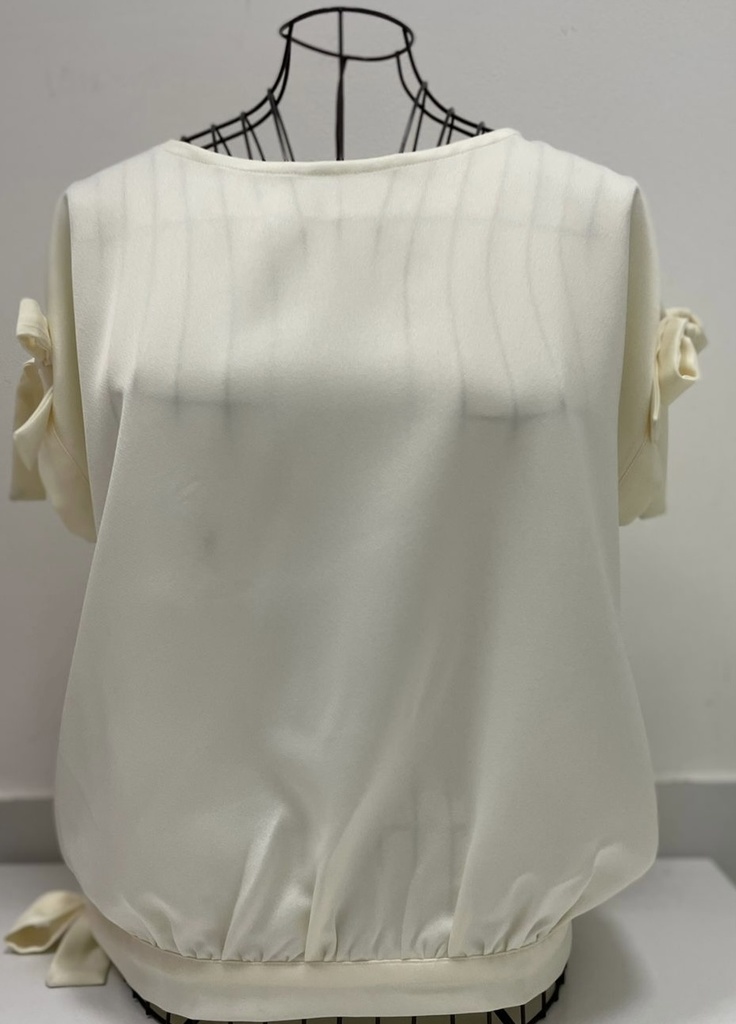  Solid-Colored Blouse