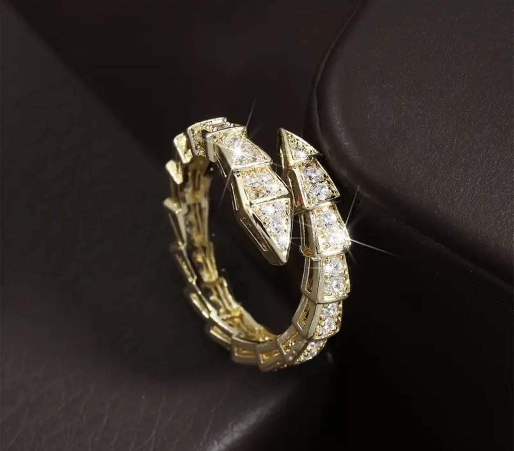 Snake pointed tip zircon ring